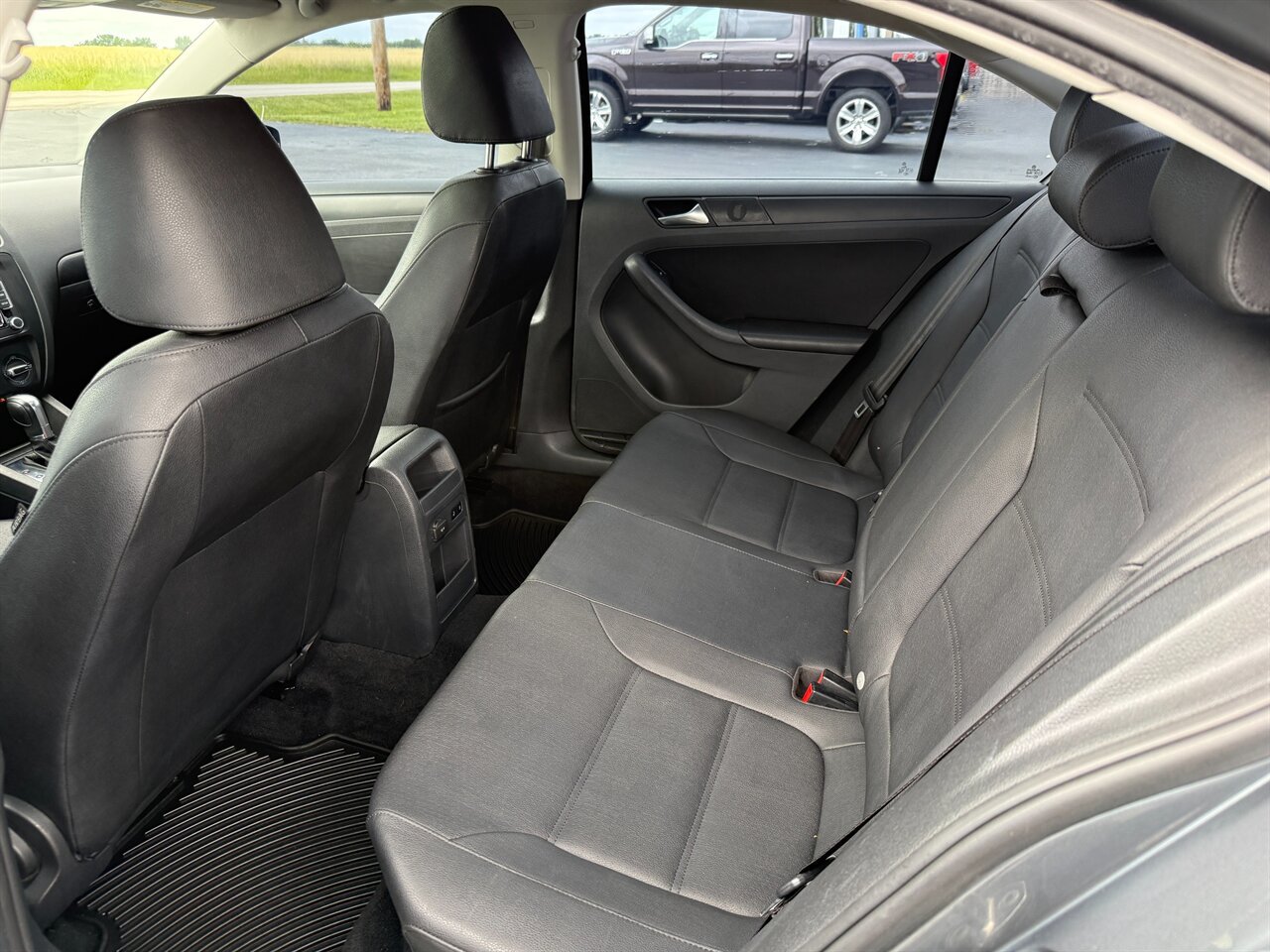 Used 2012 Volkswagen Jetta SE FWD image 11