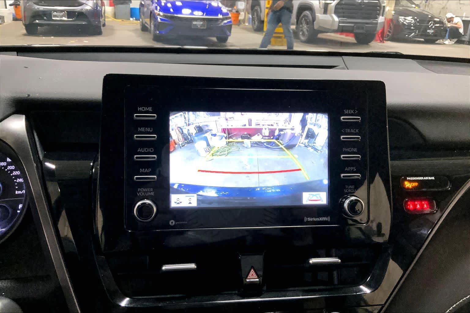 Used 2021 Toyota Camry SE w/ Cold Weather Package FWD image 27