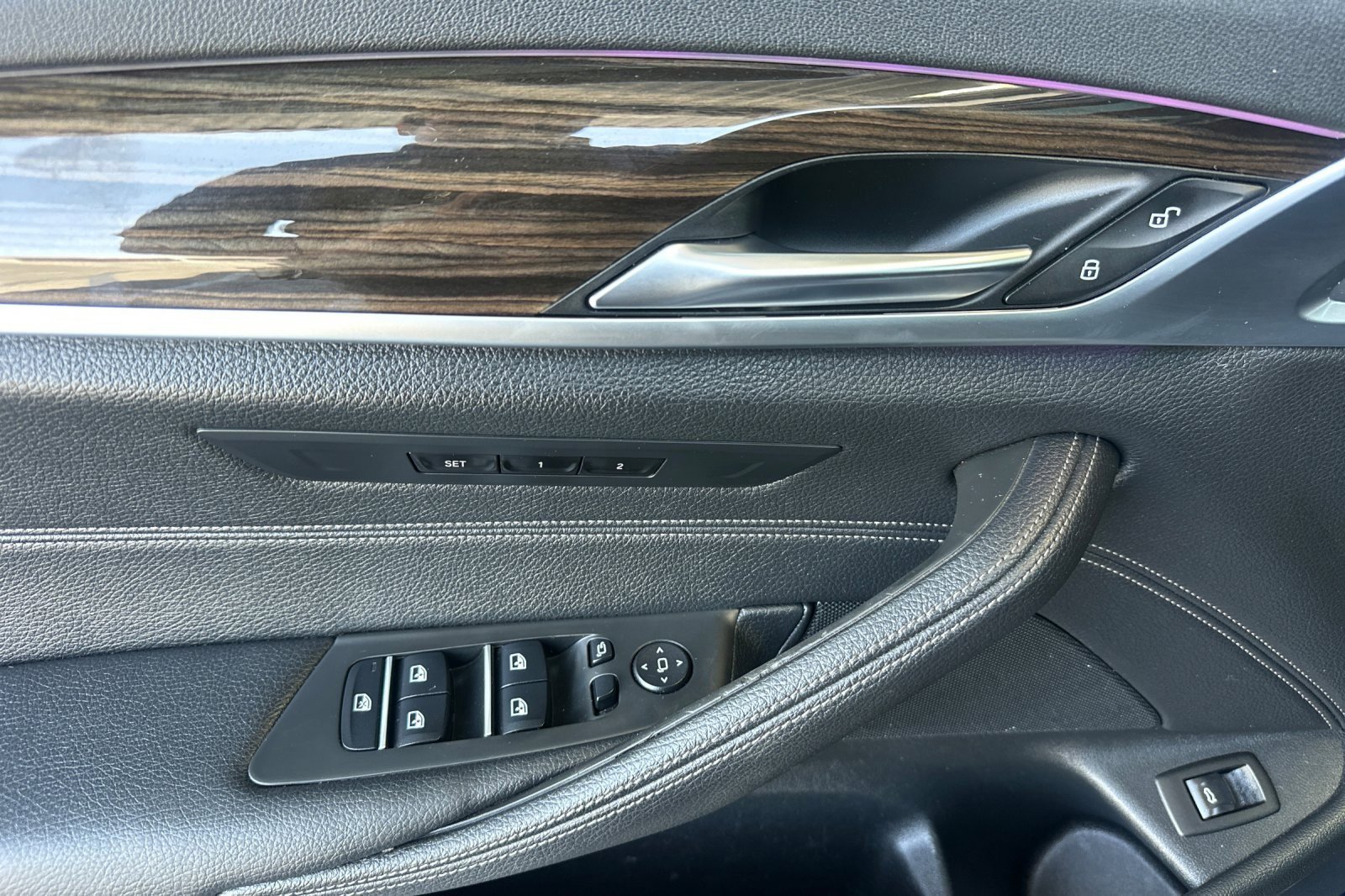 Used 2019 BMW 530i w/ Convenience Package RWD image 10