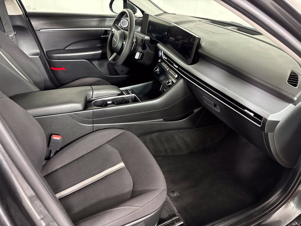 Used 2025 Hyundai Sonata SEL FWD image 11