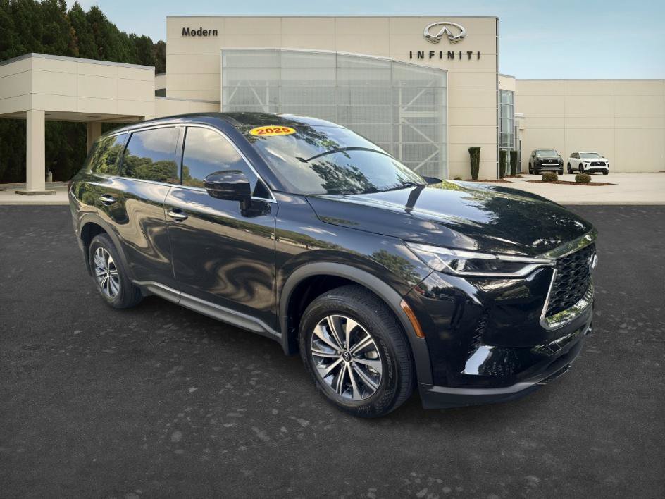 Certified 2025 INFINITI QX60 Pure w/ Cargo Package FWD image 3