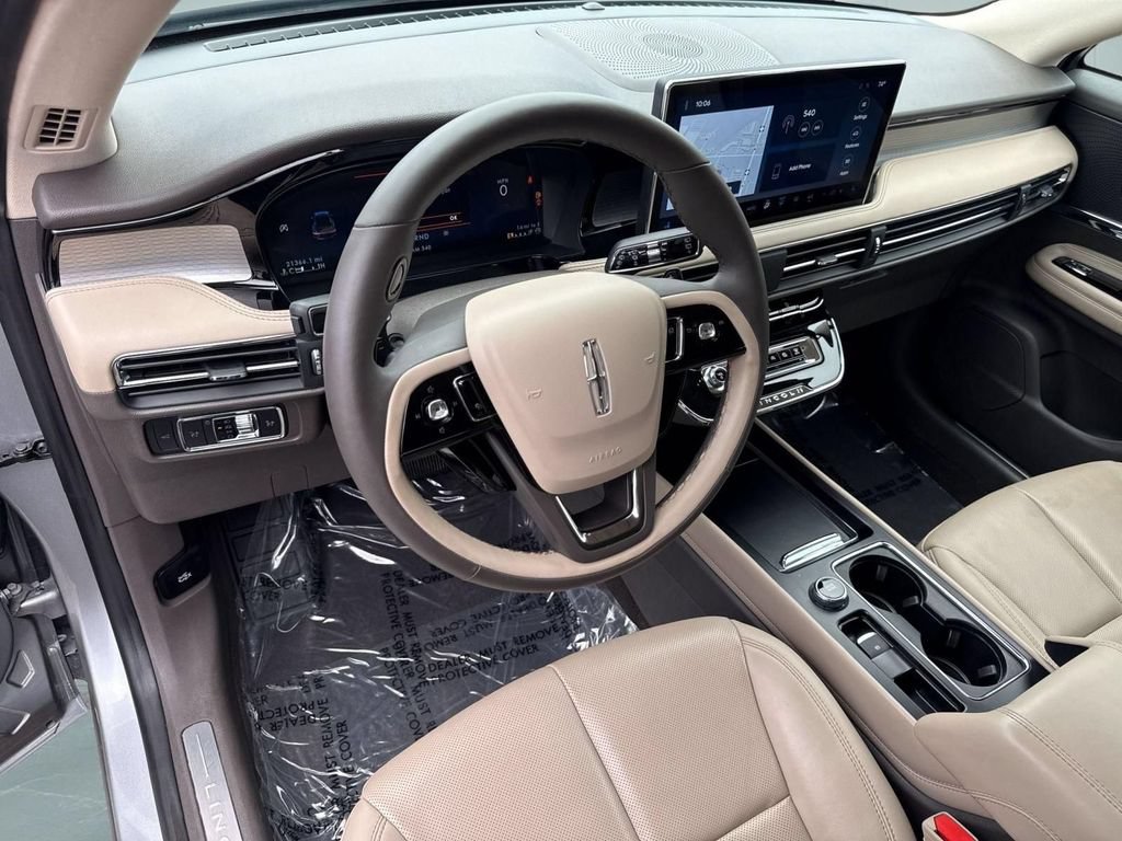 Certified 2024 Lincoln Corsair AWD w/ Equipment Group 101A image 11