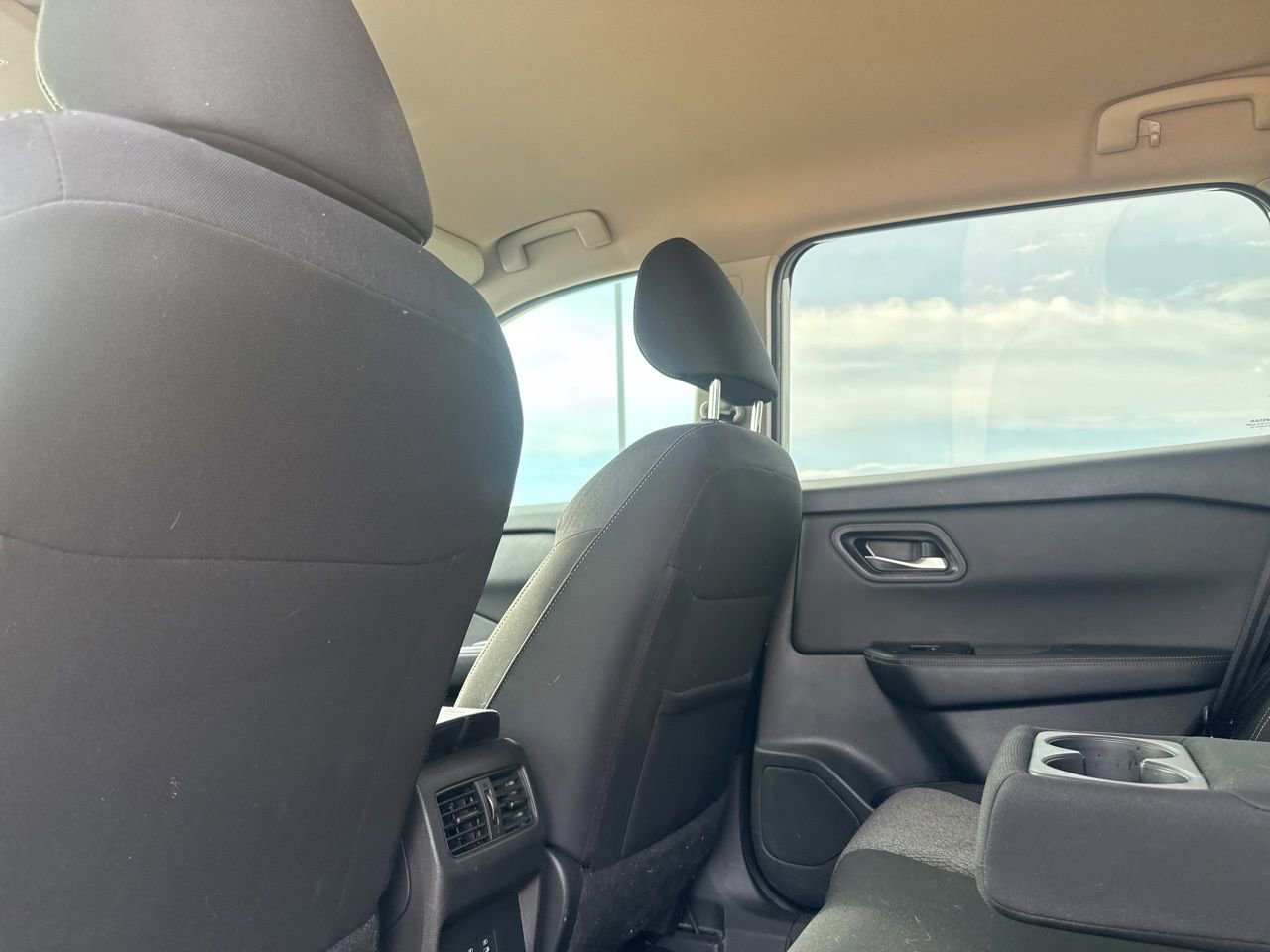 Certified 2024 Nissan Rogue SV FWD image 35