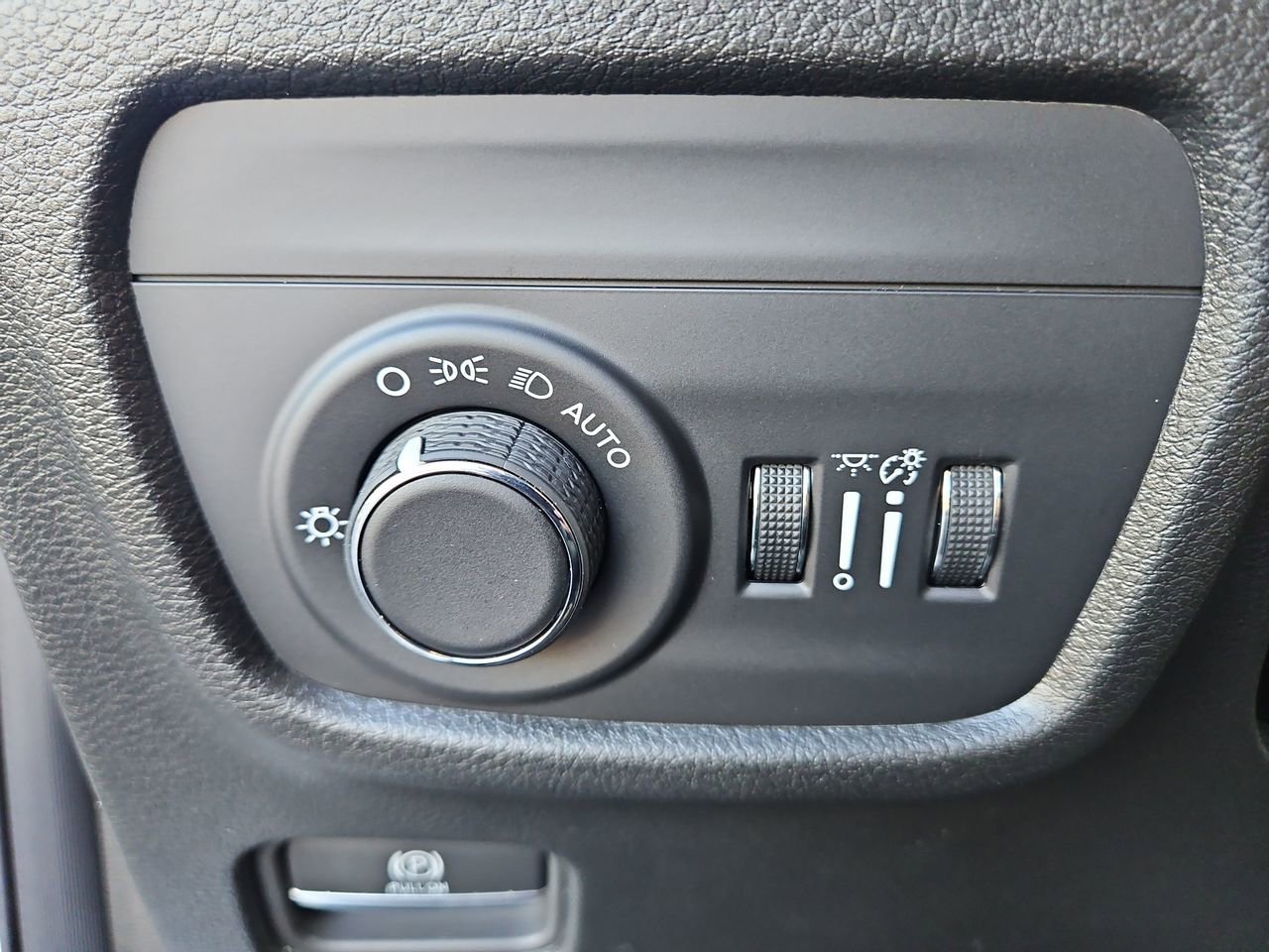 New 2025 Jeep Grand Cherokee Laredo w/ Luxury Tech Group I image 29