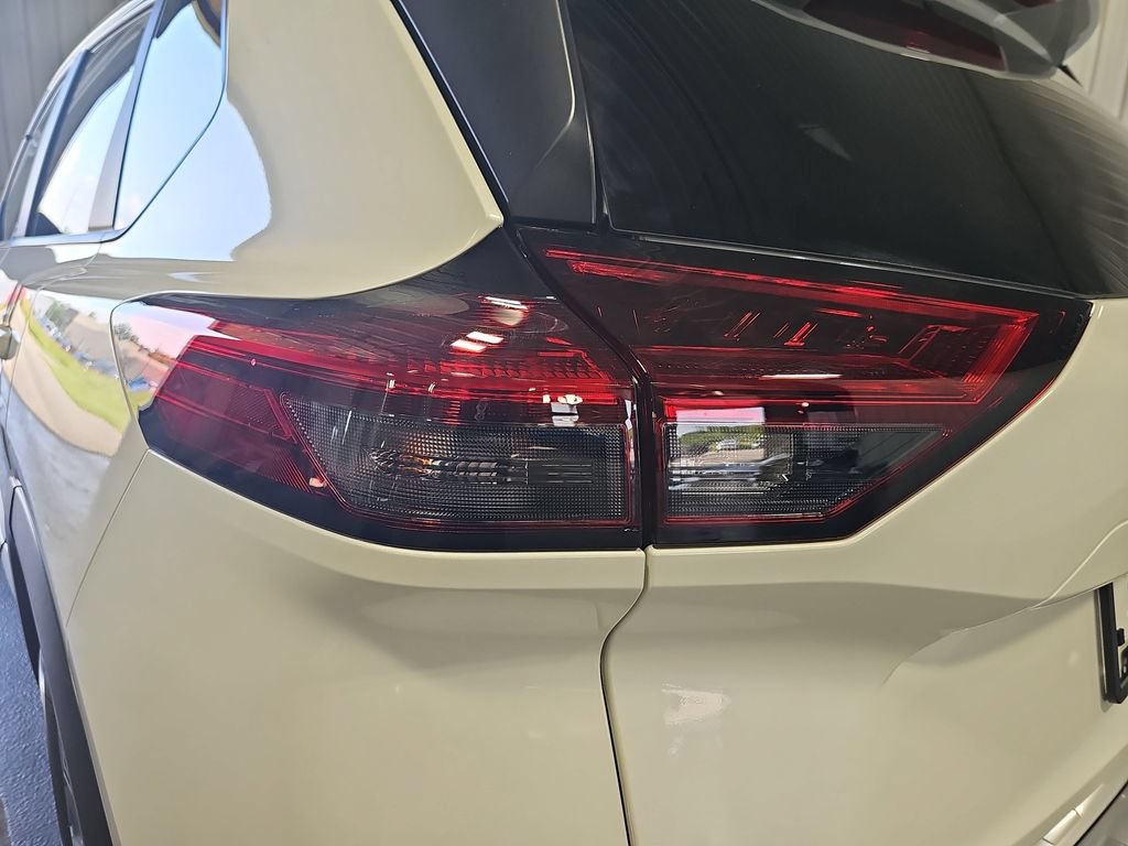 Certified 2023 Nissan Rogue SV w/ SV Premium B Package AWD/4WD image 37