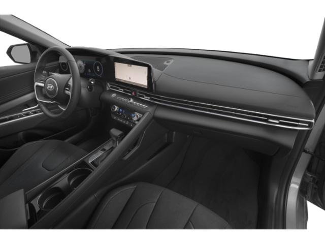 Used 2025 Hyundai Elantra SEL image 17