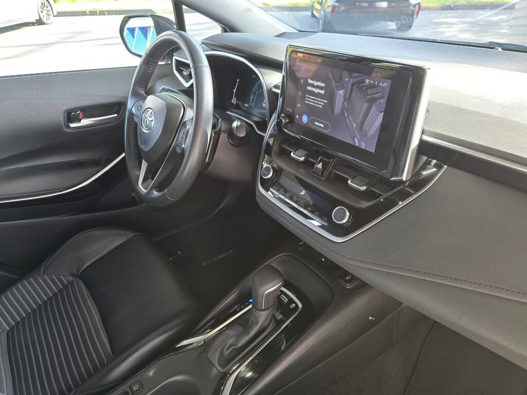Used 2024 Toyota Corolla XSE FWD image 10