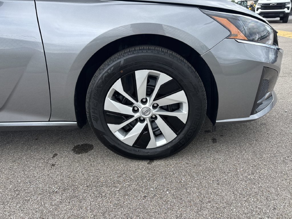 Certified 2025 Nissan Altima 2.5 S FWD image 15