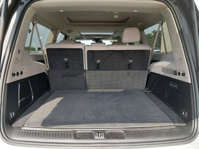 Certified 2024 Jeep Wagoneer L Series II w/ Premium Group I AWD/4WD image 13