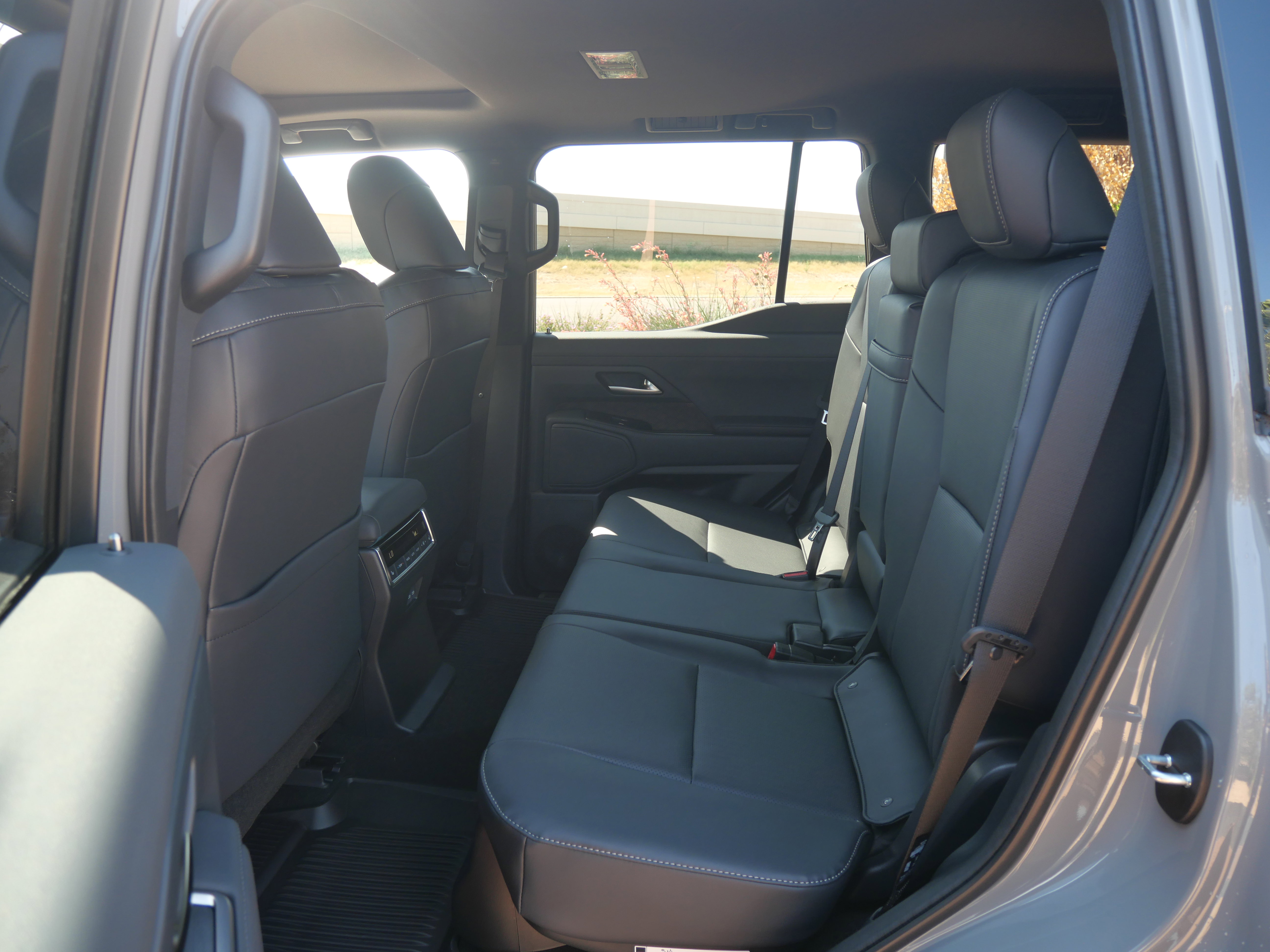 Used 2026 Lexus GX 550 w/ Accessory Package (2T) image 8