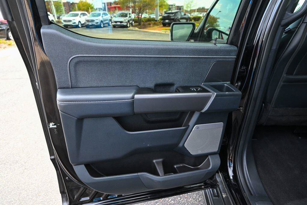Used 2025 Ford F150 Lariat AWD/4WD image 23