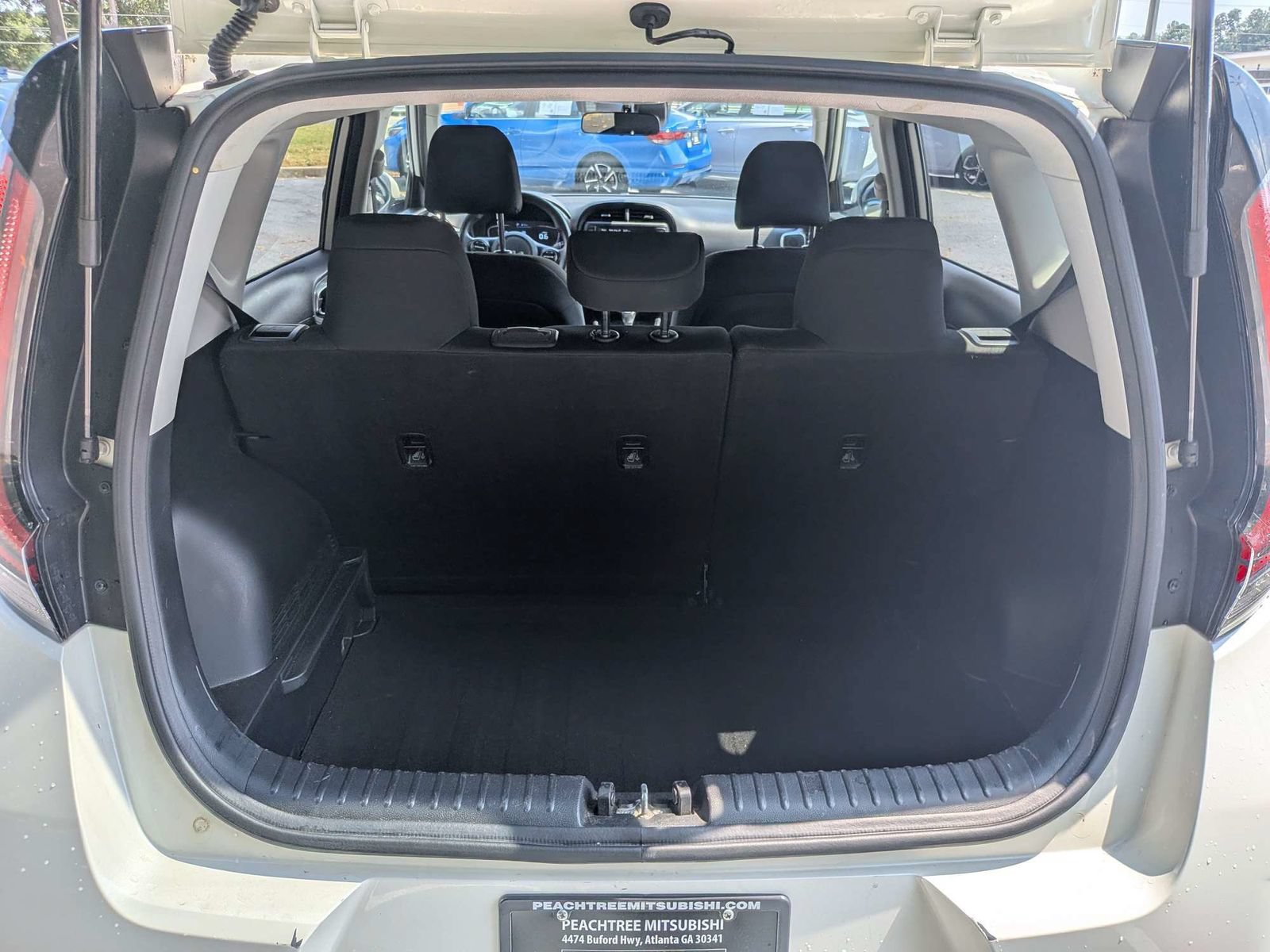 Used 2024 Kia Soul LX w/ Option Group 015 FWD image 12