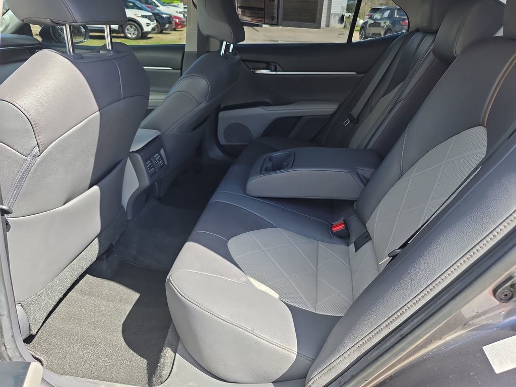 Used 2019 Toyota Camry XLE w/ Navigation Package image 33