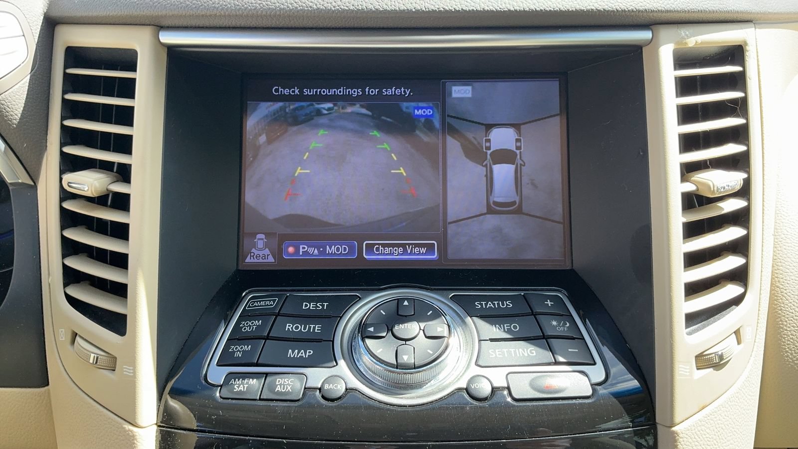 Used 2017 INFINITI QX70 2WD w/ Premium Package image 29