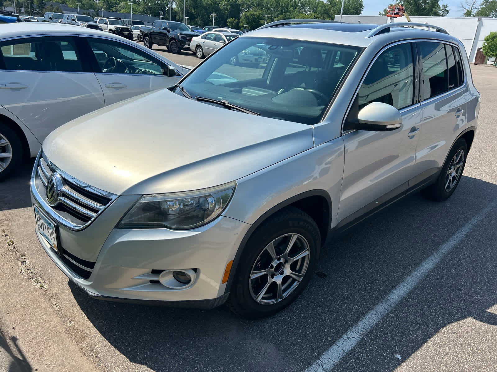 Used 2010 Volkswagen Tiguan Wolfsburg Edition AWD/4WD video 2