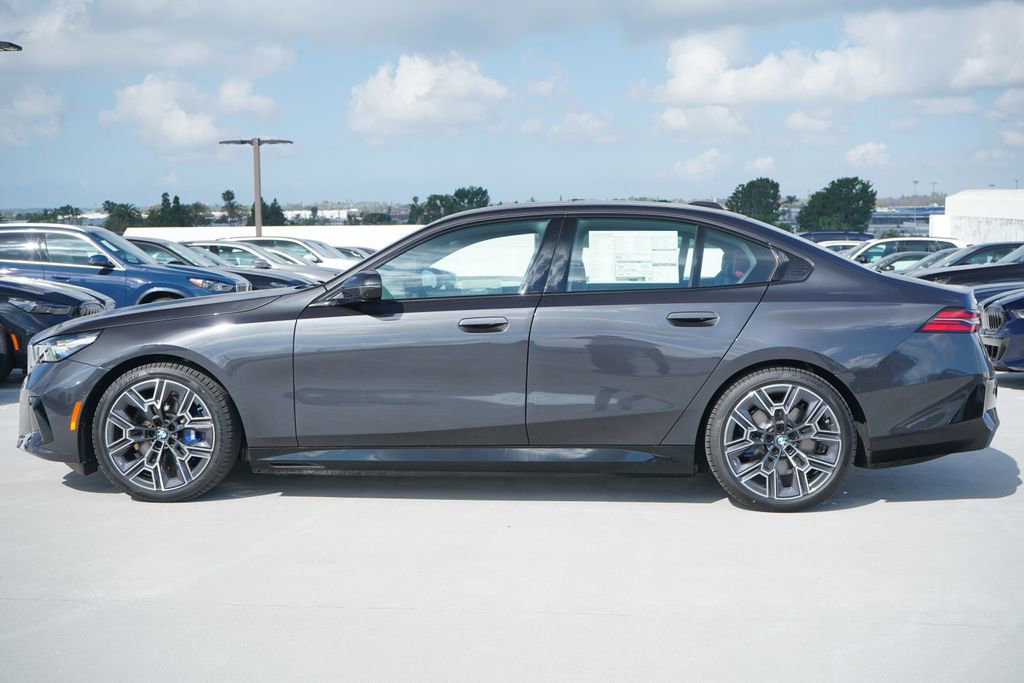 New 2026 BMW i5 eDrive40 w/ M Sport Package RWD image 4