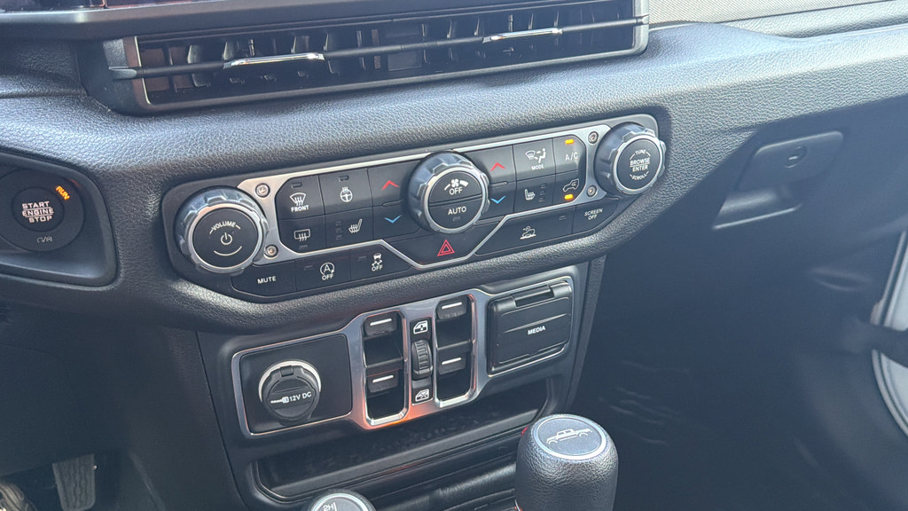 Used 2024 Jeep Gladiator Sport AWD/4WD image 24