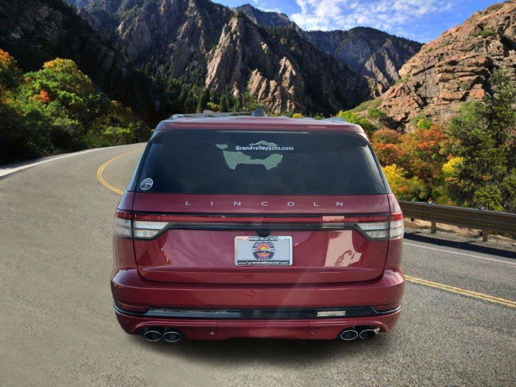 Used 2025 Lincoln Aviator Reserve w/ Equipment Group 201A AWD/4WD image 4