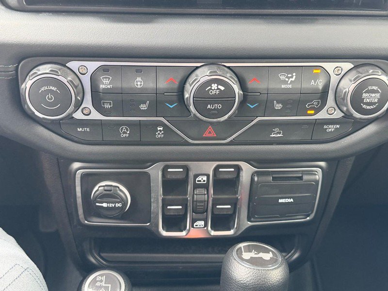 Used 2025 Jeep Wrangler Unlimited Sahara AWD/4WD image 43