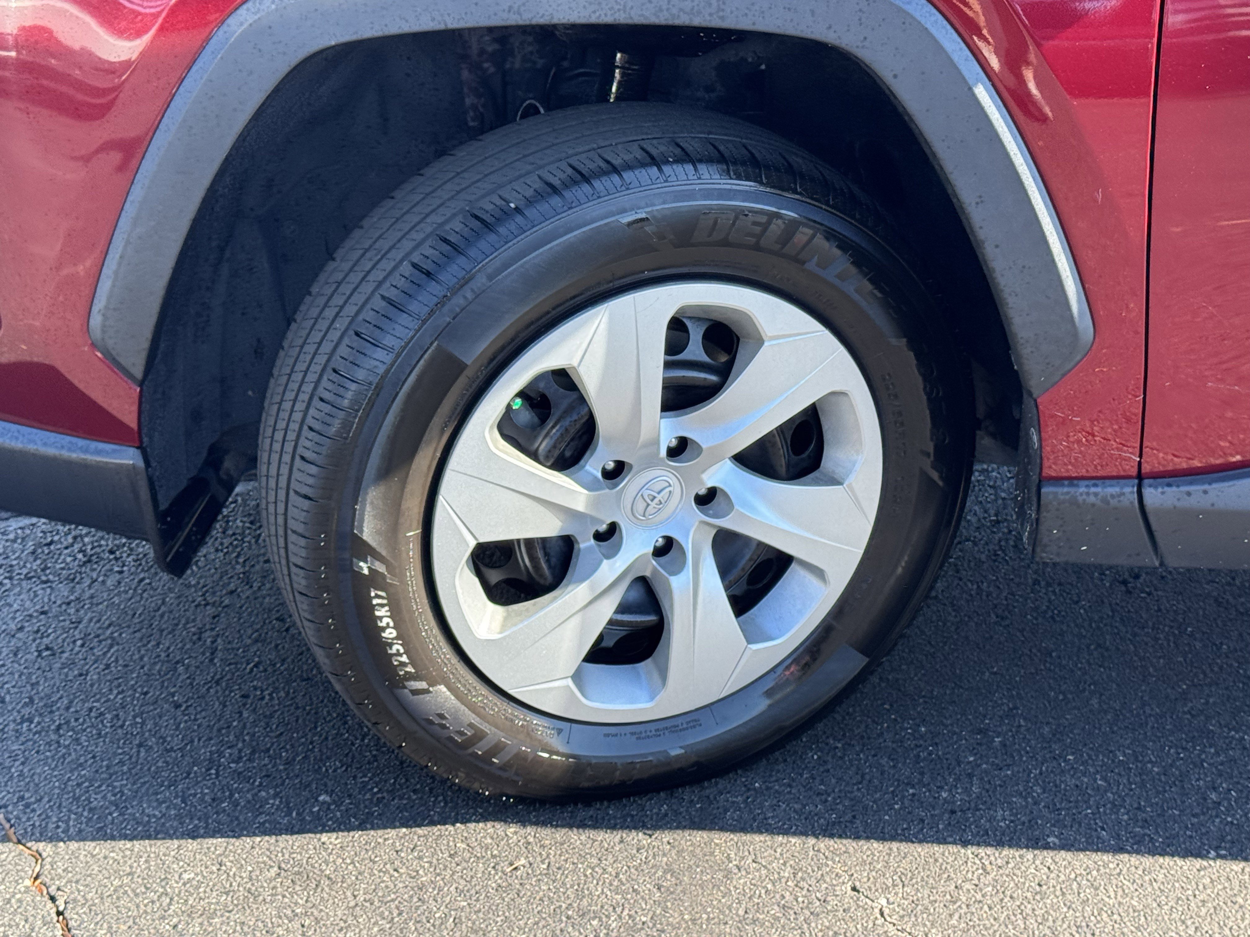 Used 2020 Toyota RAV4 XLE Premium image 42