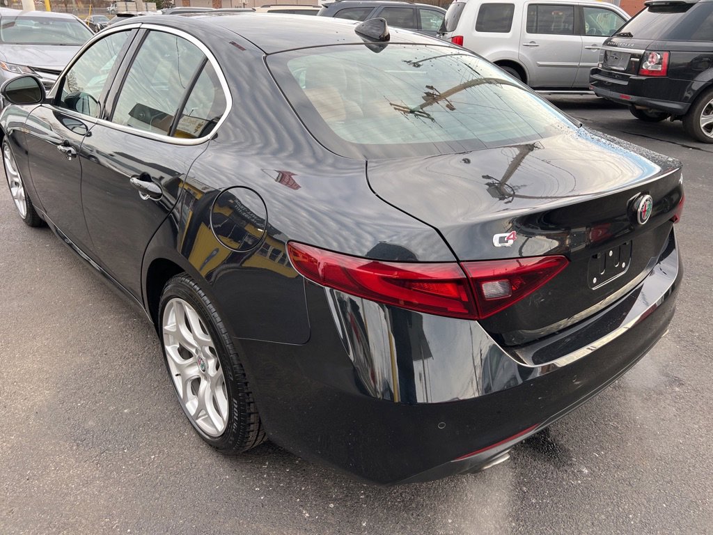 Used 2018 Alfa Romeo Giulia Ti w/ TI Leather Package image 15