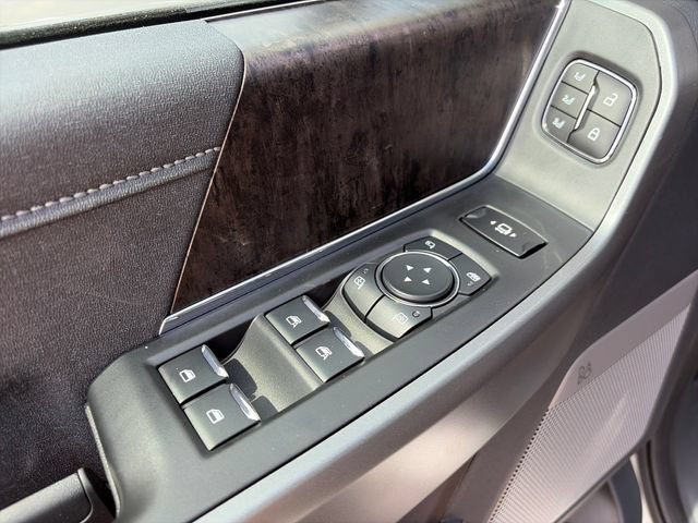New 2026 Ford F250 Lariat w/ Black Appearance Package AWD/4WD image 18
