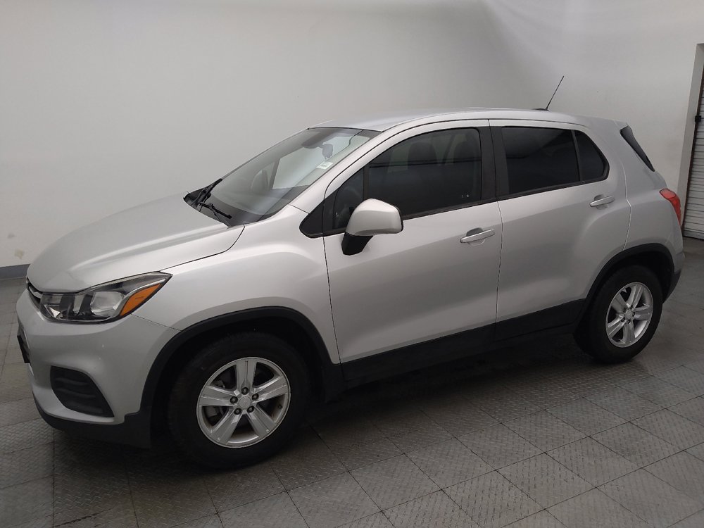 Used 2020 Chevrolet Trax LS w/ Tint and Cruise Package FWD image 2