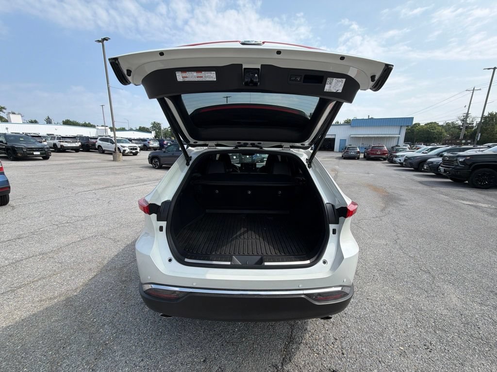 Used 2022 Toyota Venza XLE AWD/4WD image 9