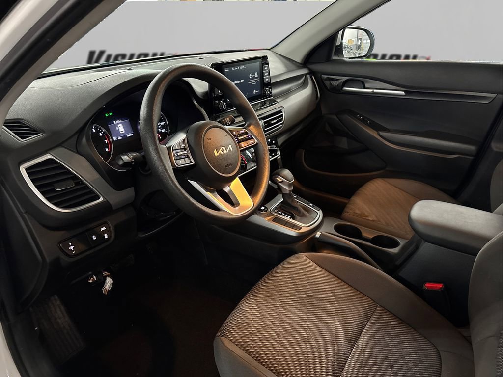 Used 2023 Kia Seltos LX image 9