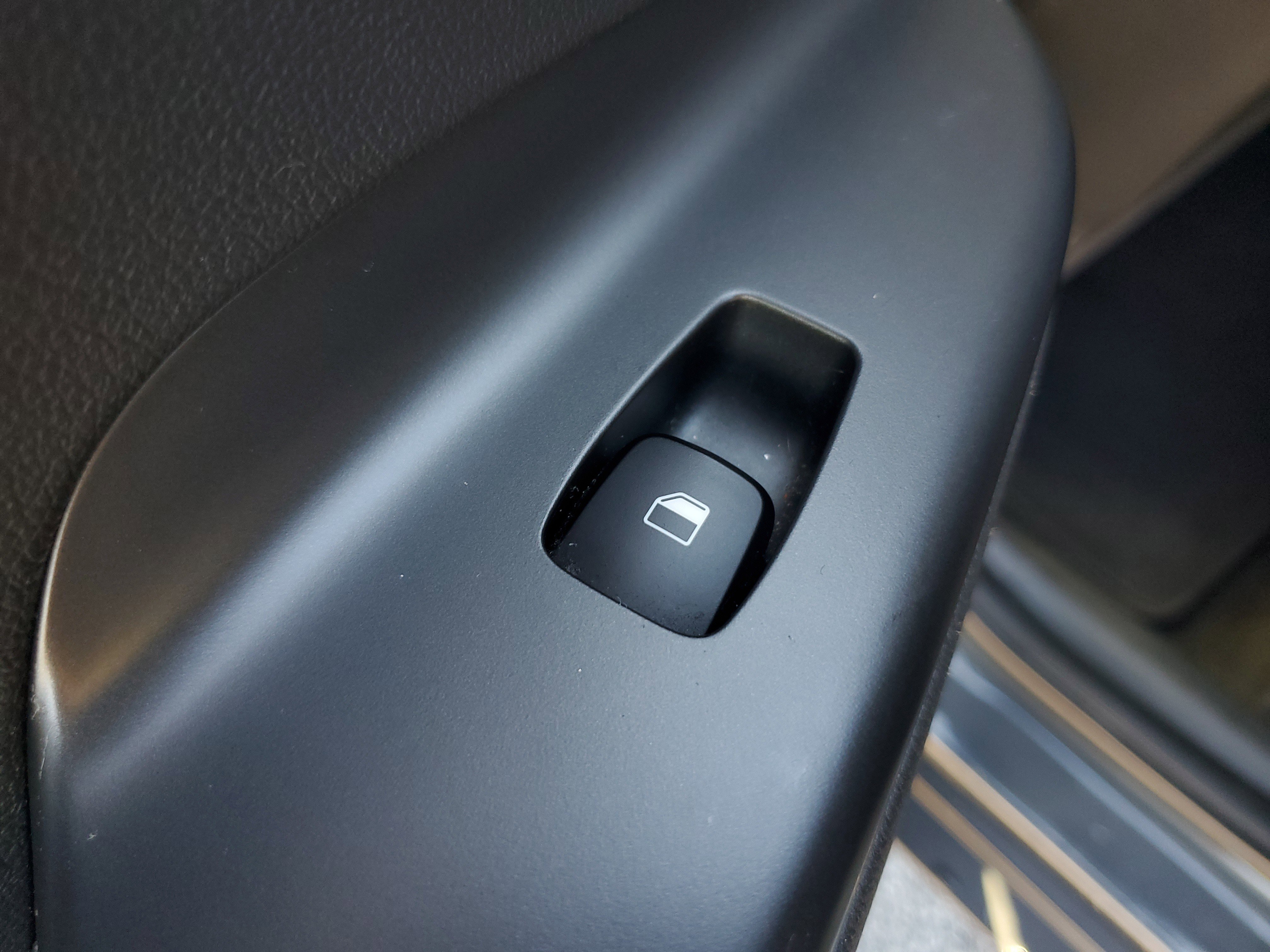 Used 2022 Hyundai Kona SEL FWD image 12
