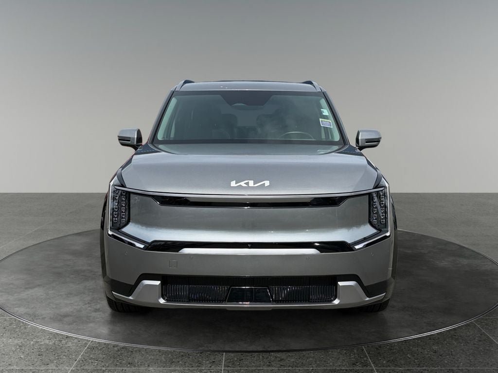 Used 2024 Kia EV9 Land AWD/4WD image 2
