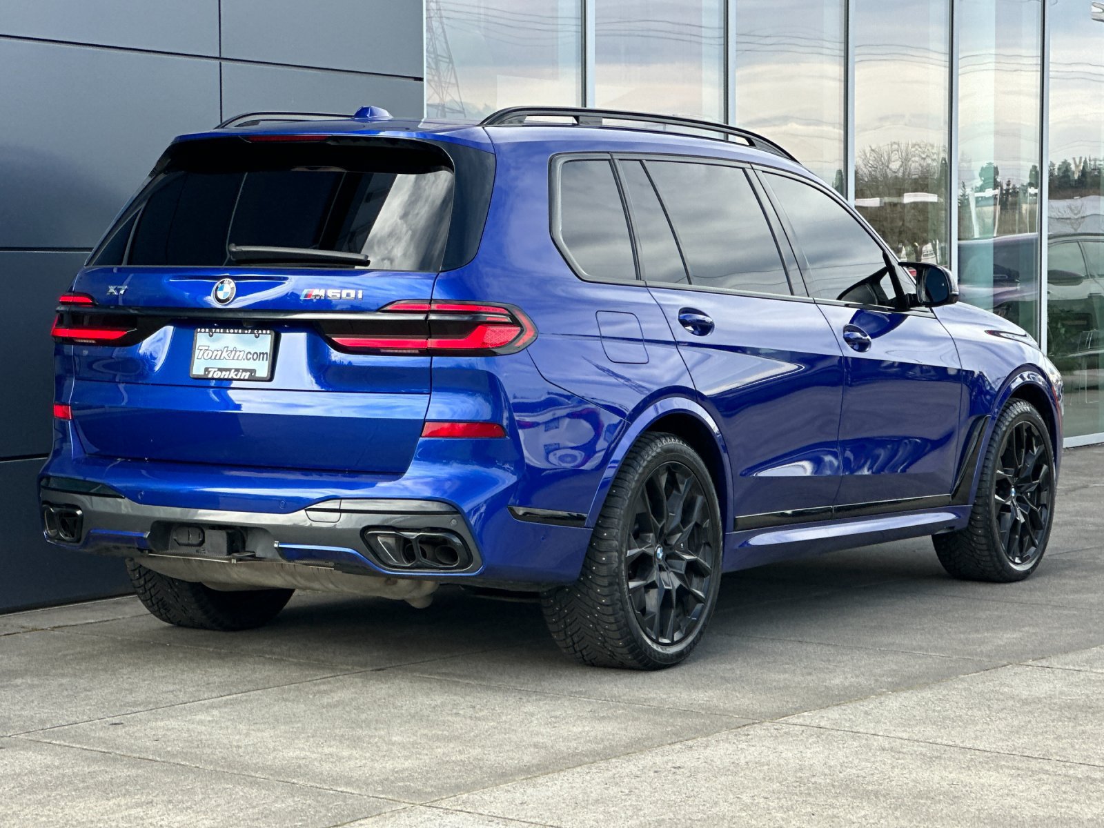 Used 2025 BMW X7 M60i w/ Executive Package AWD/4WD image 4