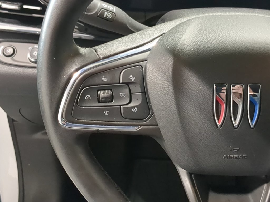Used 2025 Buick Envista Sport Touring w/ Convenience I Package FWD image 23