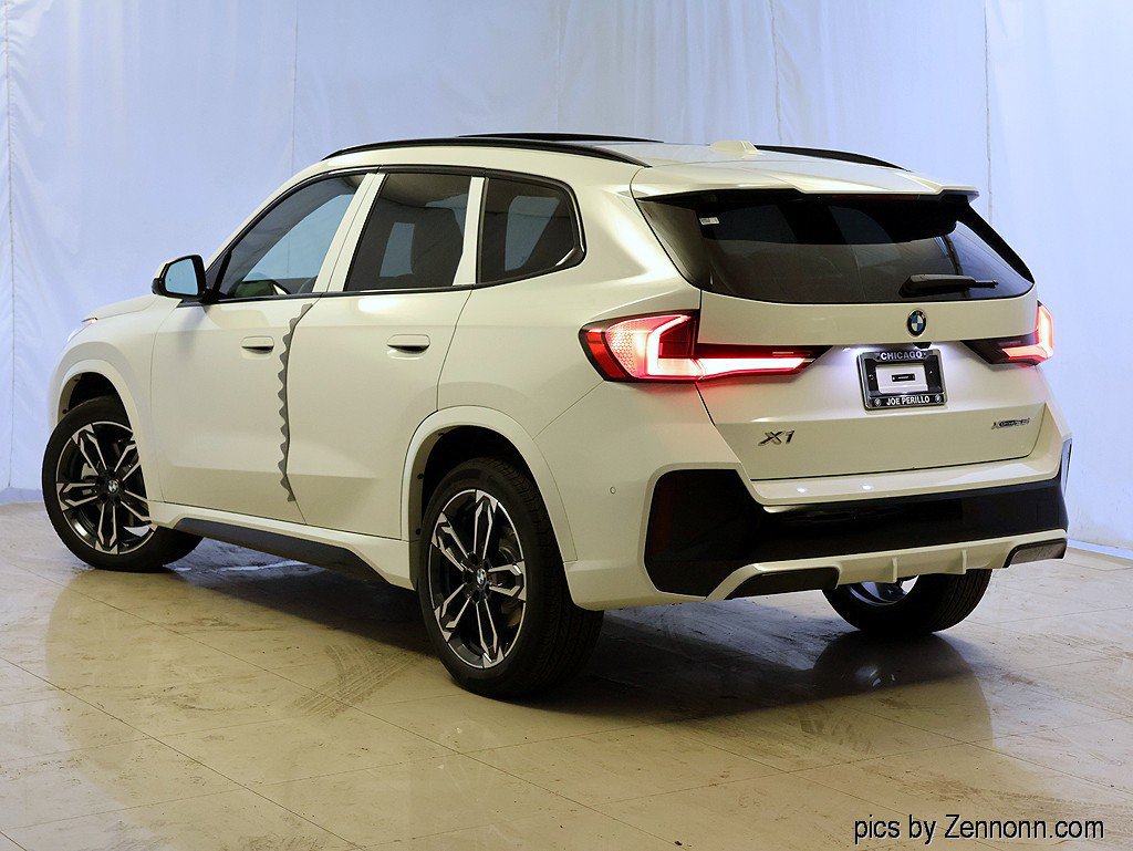 Used 2027 BMW X1 xDrive28i AWD/4WD image 2