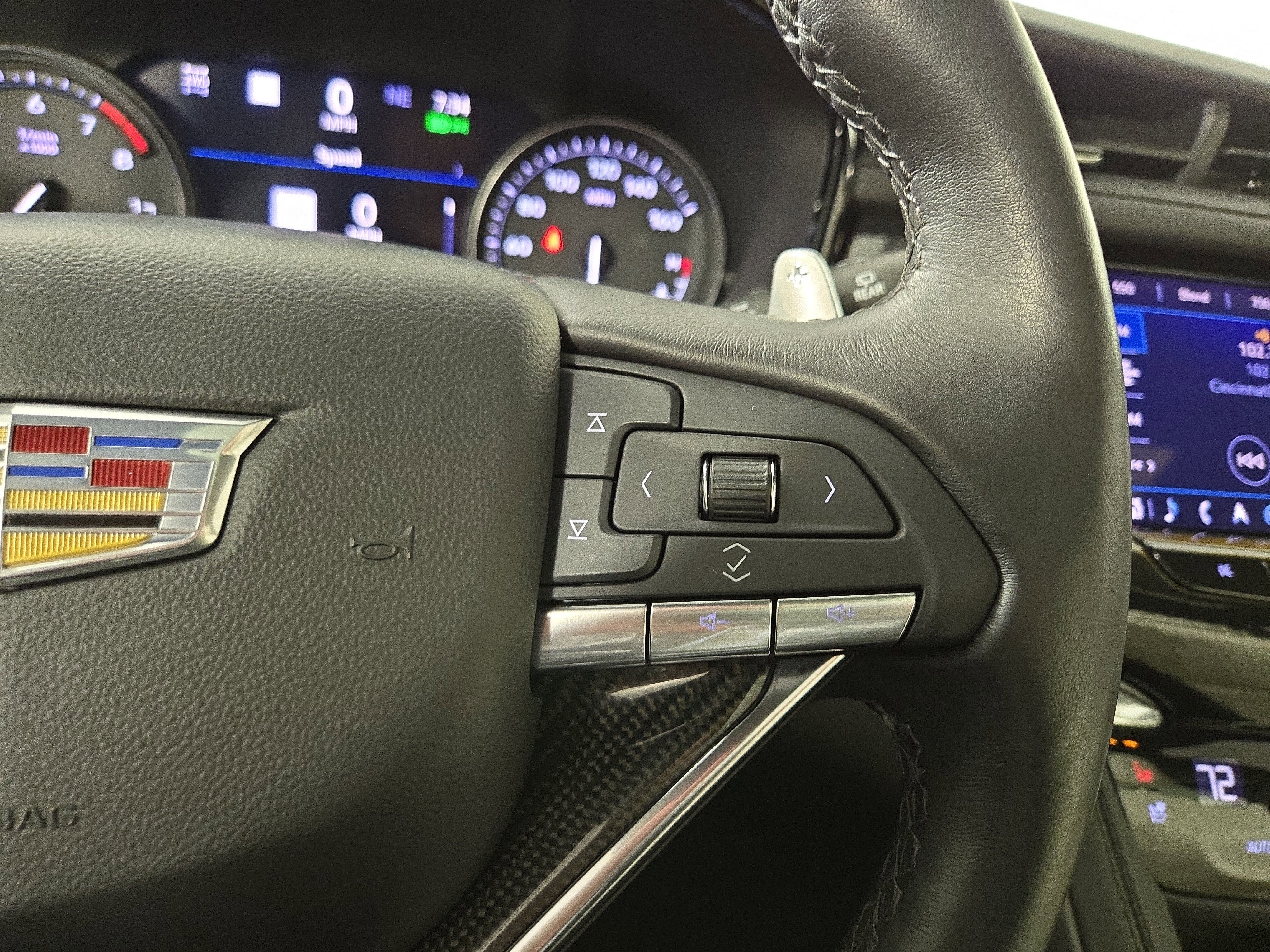 Used 2023 Cadillac XT6 Sport w/ Technology Package image 18