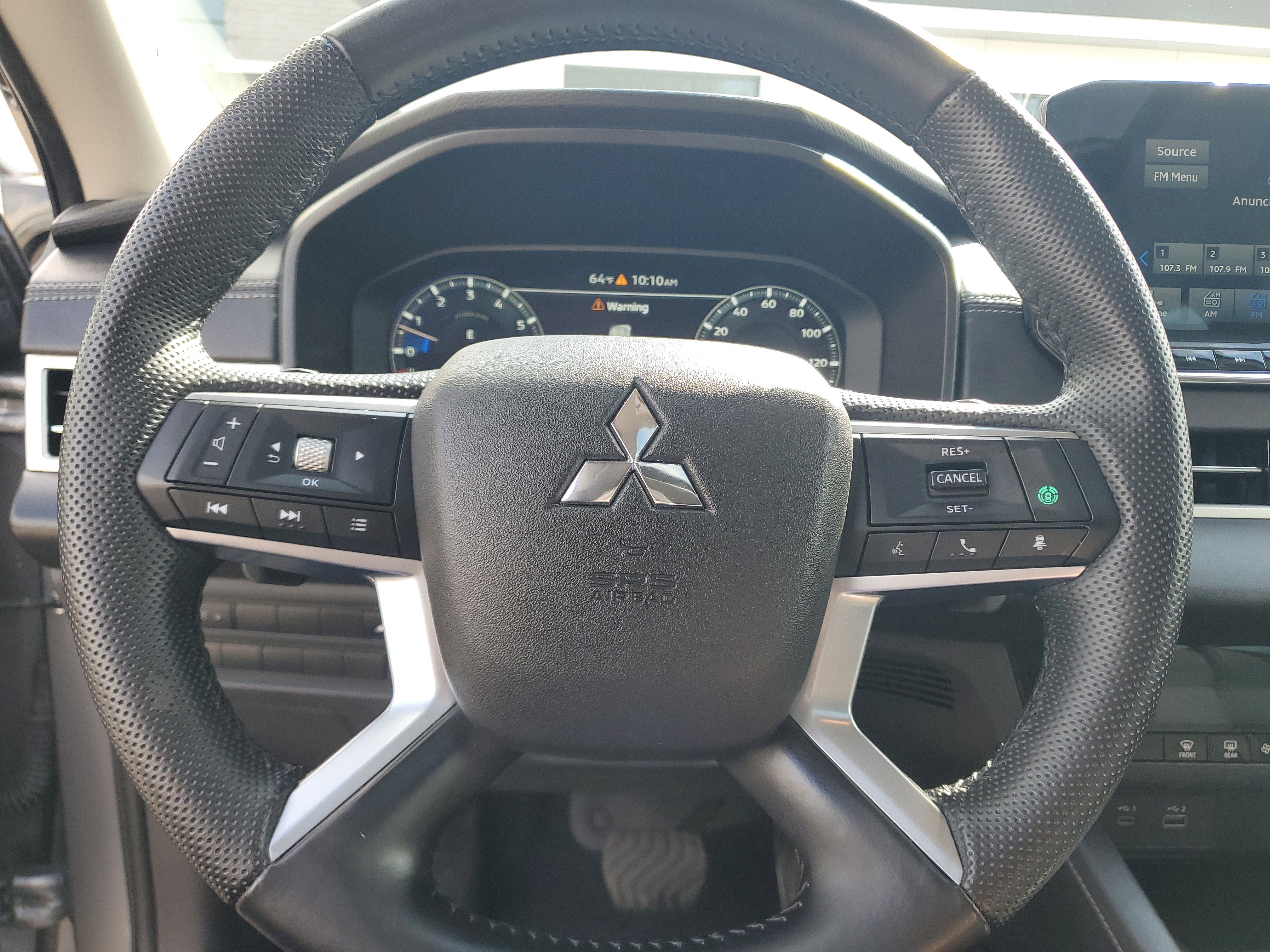 Used 2023 Mitsubishi Outlander SE Black Edition image 18