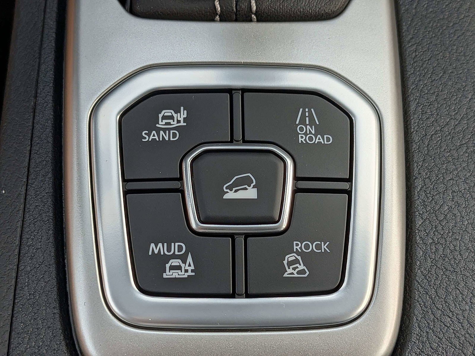New 2026 Nissan Frontier SV w/ SV Convenience Package AWD/4WD image 19