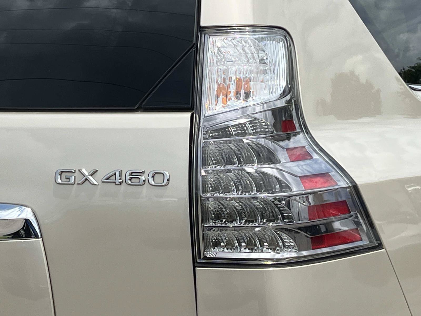 Used 2015 Lexus GX 460 w/ Premium Package AWD/4WD image 10
