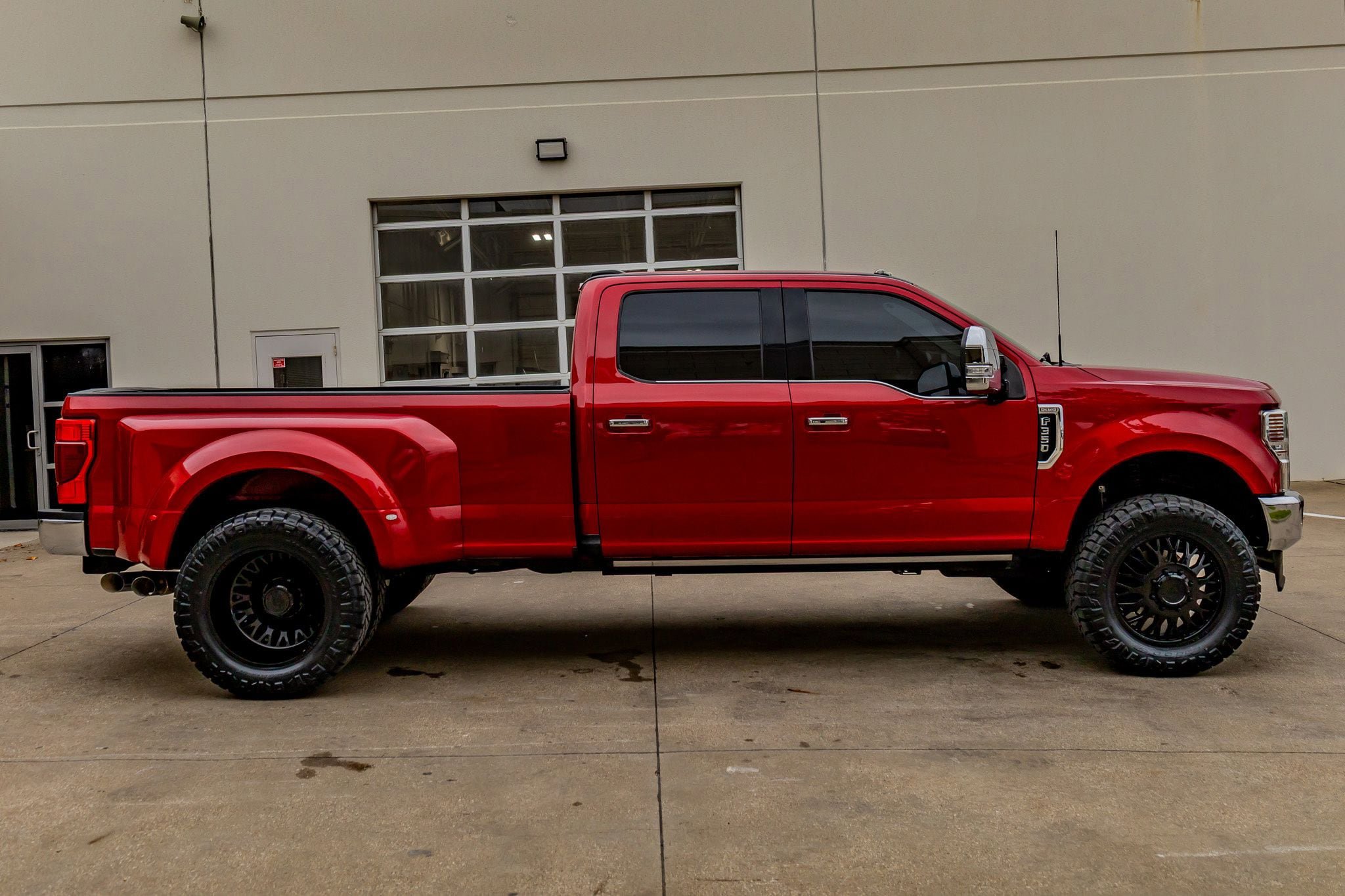 Used 2022 Ford F350 King Ranch w/ King Ranch Ultimate Package AWD/4WD image 11