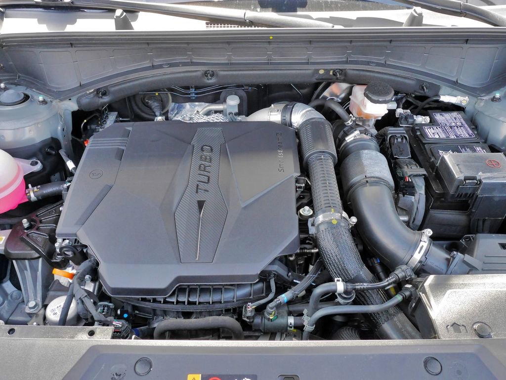 Used 2025 Hyundai Santa Fe Limited image 35