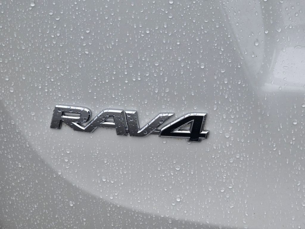 Used 2015 Toyota RAV4 Limited w/ Technology Package image 19
