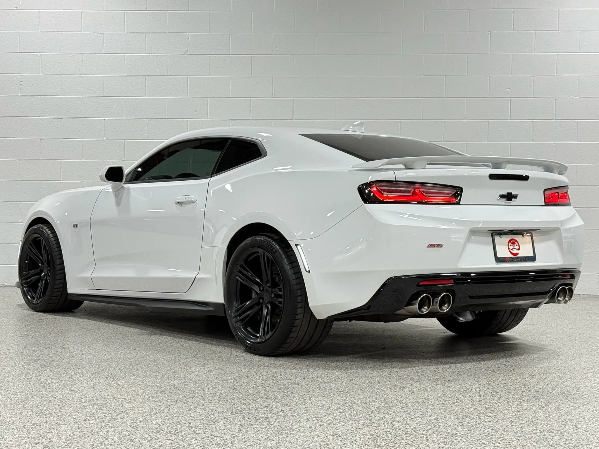 Used 2018 Chevrolet Camaro SS image 8