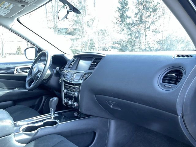 Used 2018 Nissan Pathfinder S image 28