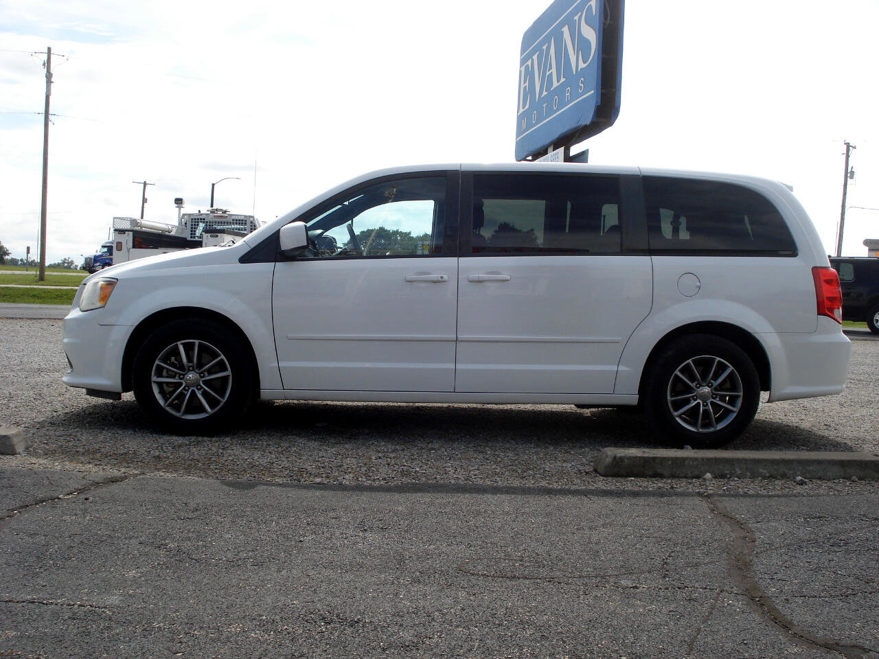 Used 2016 Dodge Grand Caravan SE image 5