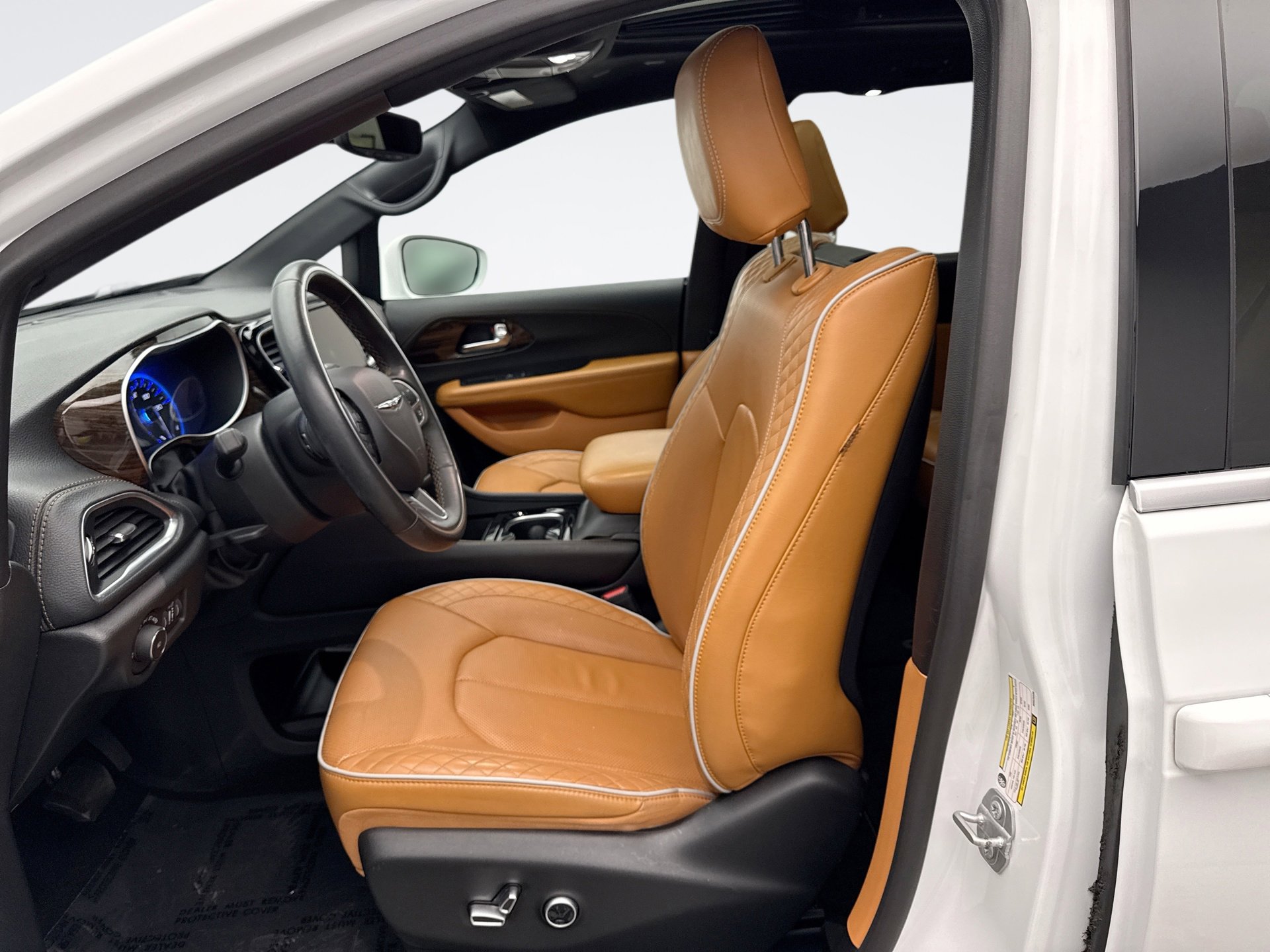 Used 2021 Chrysler Pacifica Pinnacle image 11