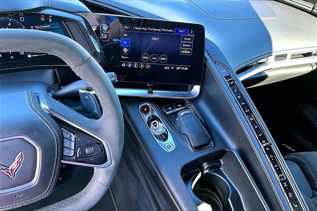 Used 2020 Chevrolet Corvette Stingray Premium Cpe w/ 3LT Preferred Equipment Group image 3