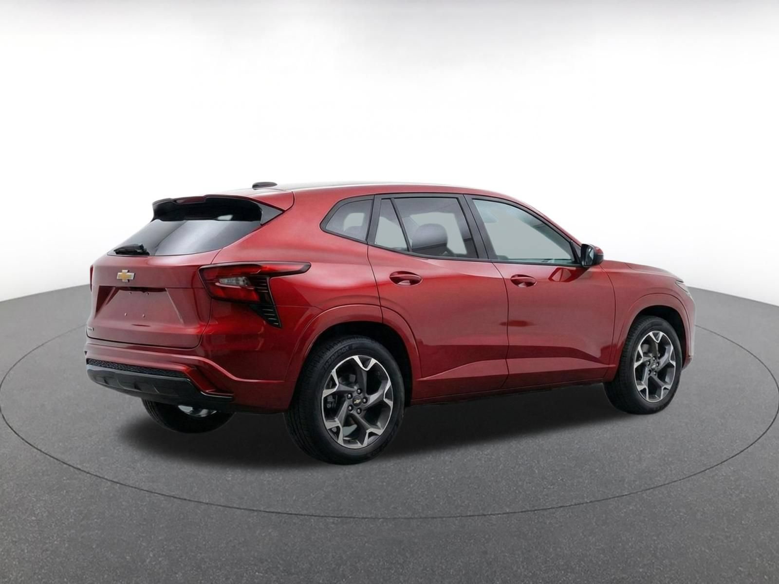 Used 2025 Chevrolet Trax LT FWD image 8