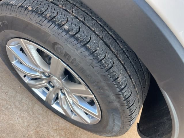 Used 2020 Cadillac XT4 Premium Luxury w/ Technology Package image 7