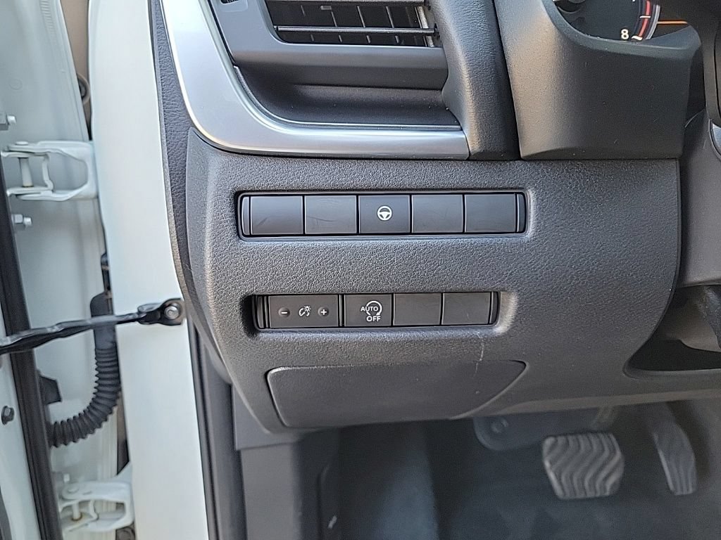Used 2023 Nissan Rogue SV AWD/4WD image 31
