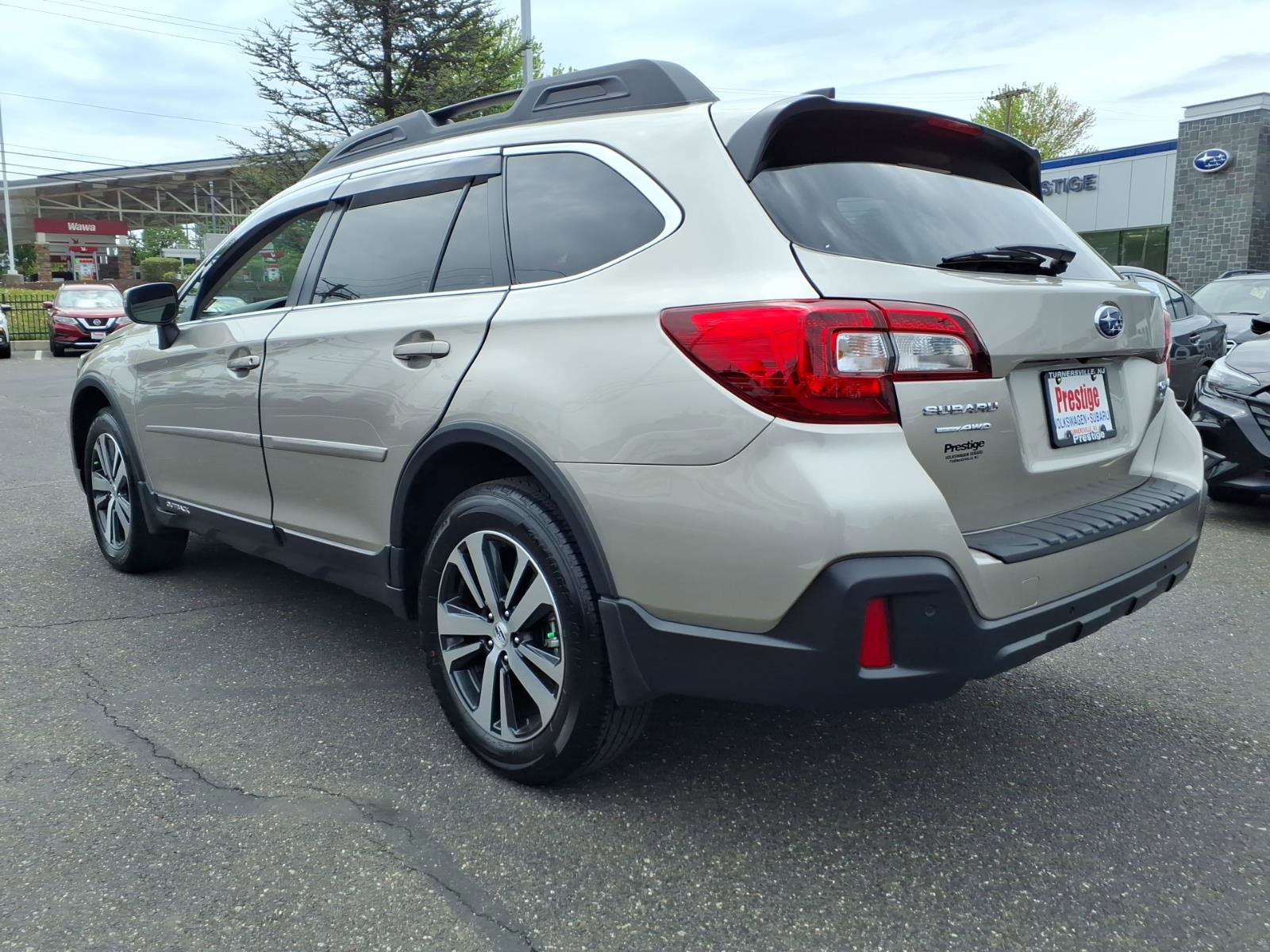 Used 2018 Subaru Outback 2.5i Limited AWD/4WD image 4